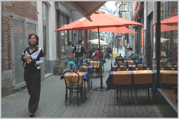 Namur, une rue du quartier pi�tonnier